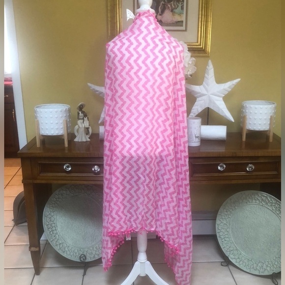 Lilly Pulitzer for Target Pink & White Belladonna Chevron Pineapple Print Scarf - Picture 10 of 15